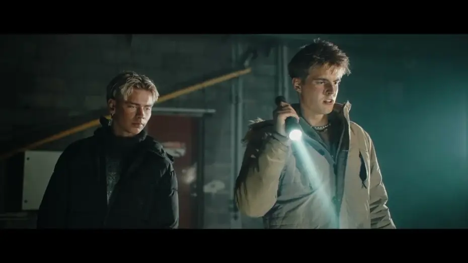 Відео до фільму Undir &Iacute;snum | Undir &iacute;snum - Teaser trailer
