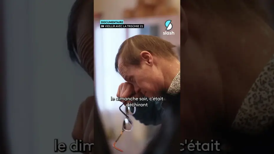 Відео до фільму Une Place pour Eux ? Vieillir avec la Trisomie 21 — À 79 ans, elle s’inquiète pour l’avenir de son fils atteint de trisomie 21 😔 😔
