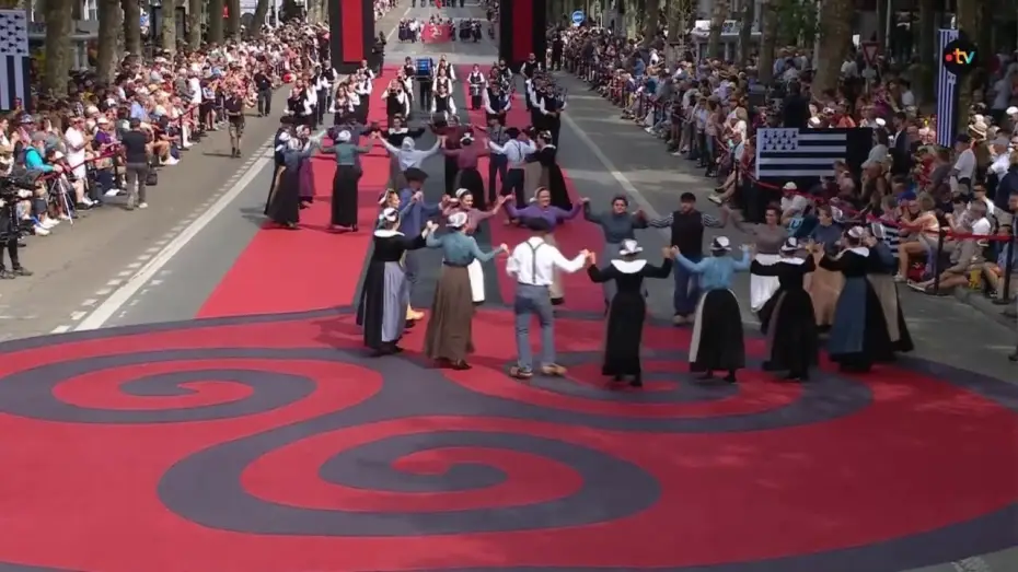 Відео до фільму La Grande Parade des Nations celtes — Grande Parade des Nations Celtes 2026 - Cercle Ar Rouedoù Glas (Concarneau)