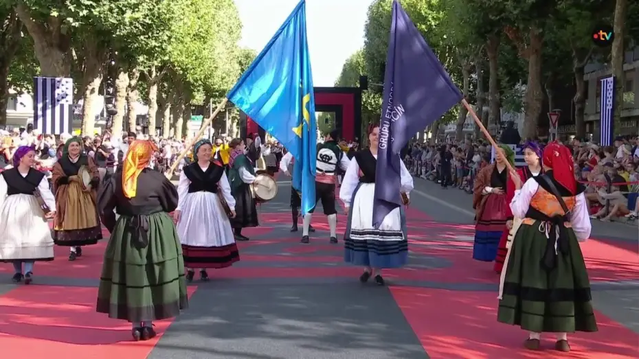 Відео до фільму La Grande Parade des Nations celtes — Grande Parade des Nations Celtes 2026 - Grupu Etnográficu L'Oriente, Llacin (Asturies)