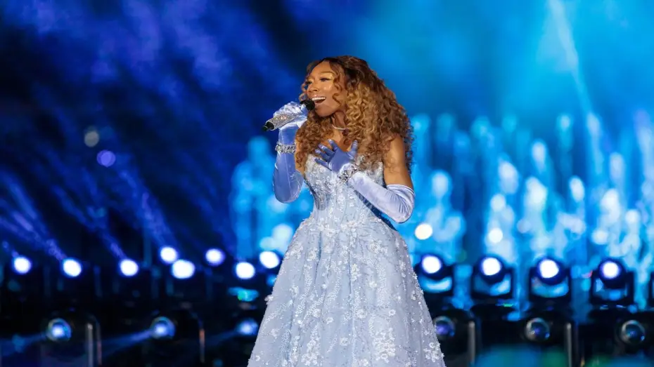 Відео до фільму Disney Princess: The Ultimate Concert Celebration — Brandy "A Dream Is A Wish Your Heart Makes"