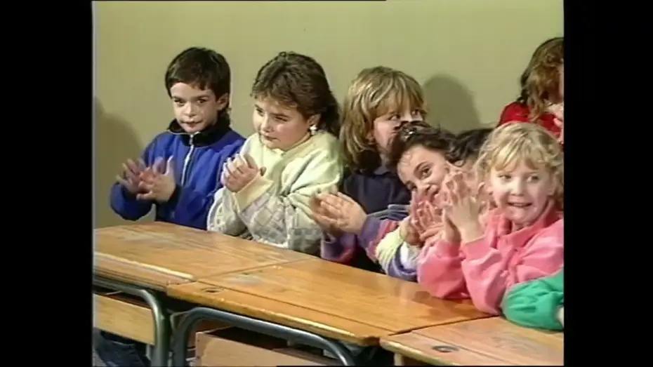 Відео до фільму La Classe, les plus grands sketchs — Bézu "La queuleuleu" (Clip Officiel)