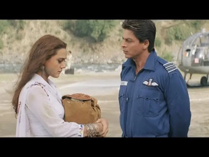 Відео до фільму वीर-ज़ारा | Har Din Apni Jaan Par Khel Kar  | Scene | Veer-Zaara | Shah Rukh Khan | Preity Zinta | Yash Chopra