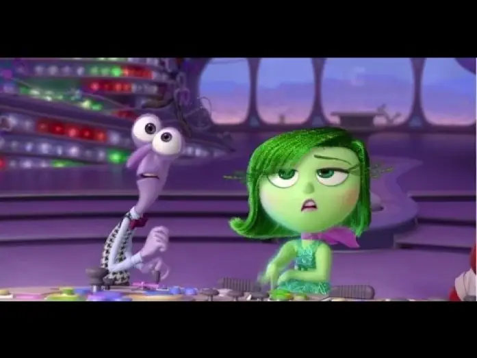 Відео до фільму Думками навиворіт | Disney Espa&ntilde;a | 'Del Rev&eacute;s (Inside Out)' | Primer tr&aacute;iler