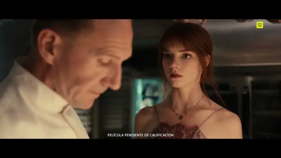 Відео до фільму Меню | Escena: '&iquest;Qui&eacute;n es usted?'