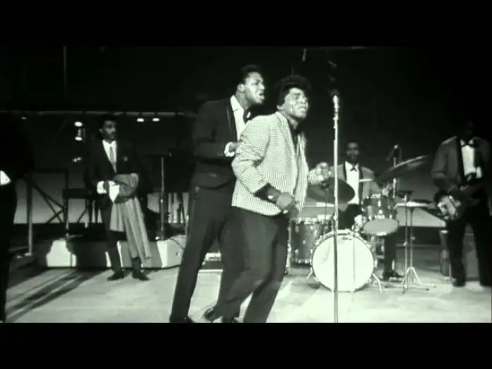 Відео до фільму Король соулу: Джеймс Браун — James Brown performs "Please Please Please" at the TAMI Show (Live)