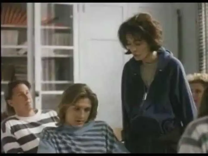 Відео до фільму Welcome Home, Roxy Carmichael — Welcome Home, Roxy Carmichael (1990) Trailer