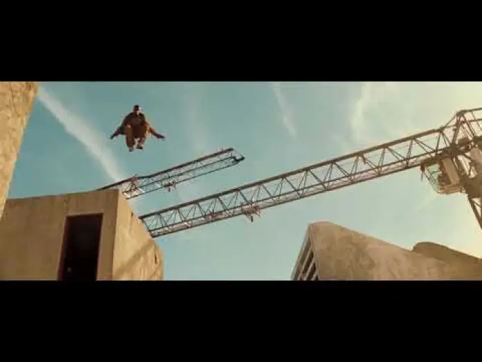 Відео до фільму 007: Казино Рояль — Jump