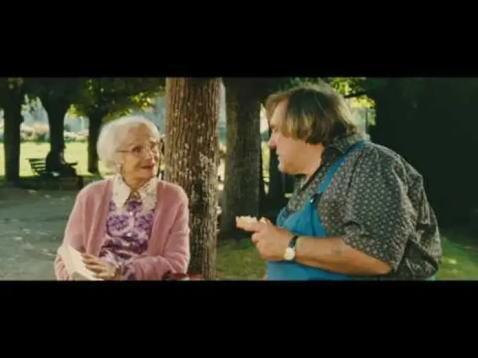 Відео до фільму La Tête en friche — LA TETE EN FRICHE ( Jean Becker )  Bande Annonce