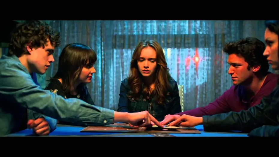 Відео до фільму Віджа: Смертельна гра | Ouija / Extrait 3 "Esprit, si tu es l&agrave;" VF [Au cin&eacute;ma le 29 Avril]