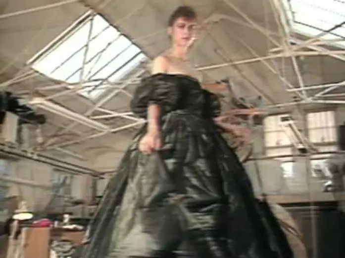 Відео до фільму Темний кристал — Behind the Scenes: Fashion Collection