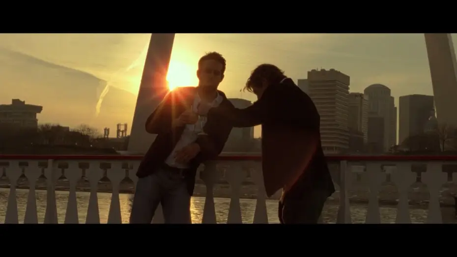 Відео до фільму Прогулянка по Міссісіпі — UNDER PRESSURE - Bande-annonce VOST
