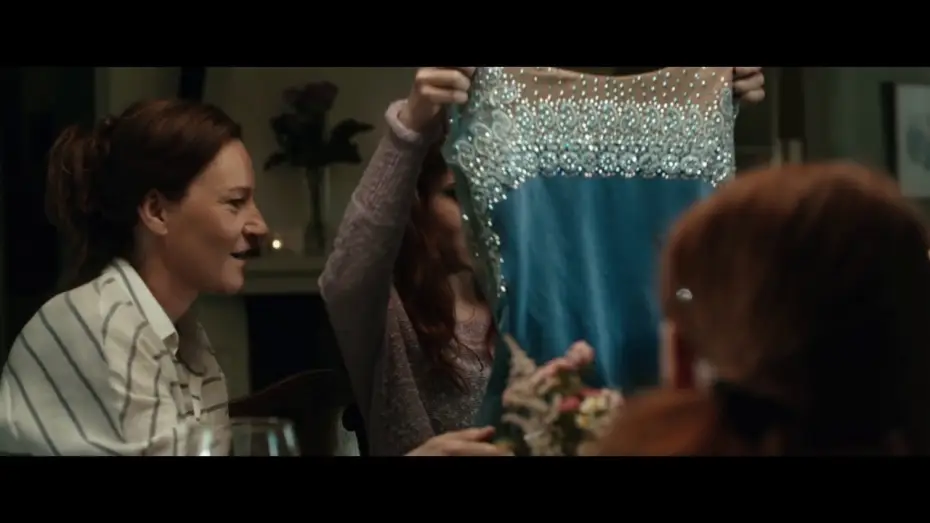 Відео до фільму Min lilla syster — STELLA - KLEINE GROSSE SCHWESTER Trailer deutsch (2015)
