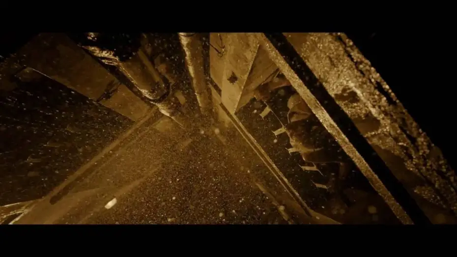 Відео до фільму Sweet Home — SWEET HOME - Extrait "Fuir..." VF