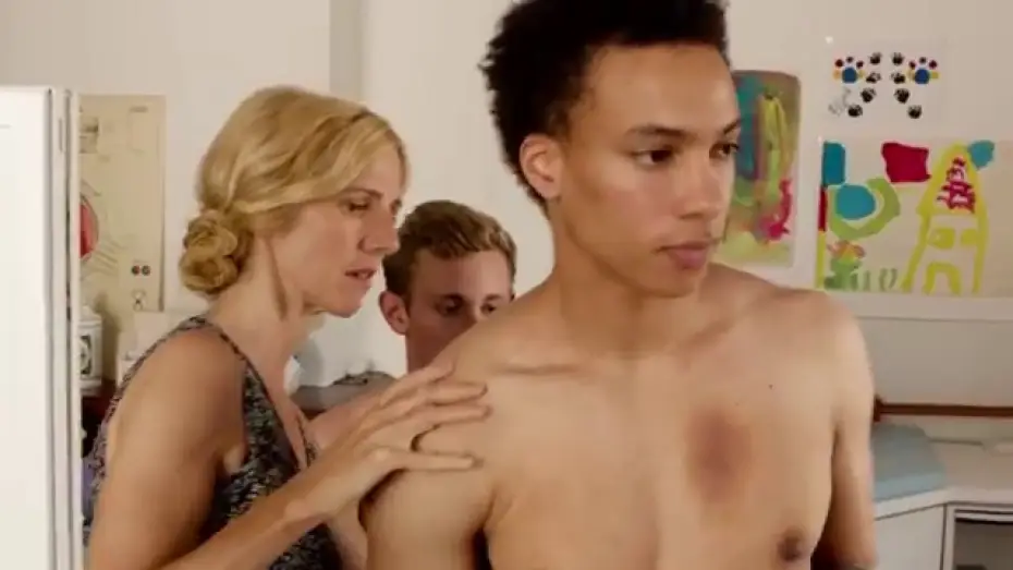 Відео до фільму Quand on a 17 ans — Trailer de Quand on a 17 ans — Being 17 (HD)
