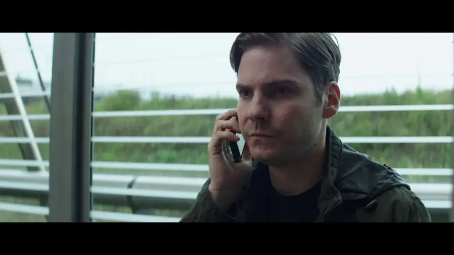Відео до фільму Перший месник: Протистояння | Captain America : Civil War - Sc&egrave;ne coup&eacute;e : Zemo rencontre le Docteur Broussard