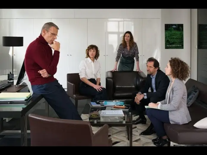 Відео до фільму Corporate — Corporate - Trailer español (HD)