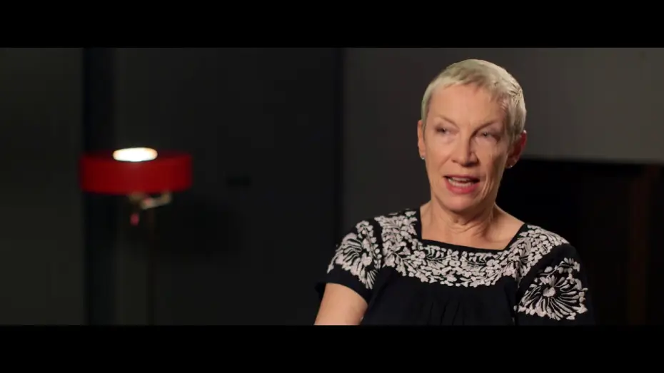Відео до фільму Приватна війна — Annie Lennox music/soundtrack feature