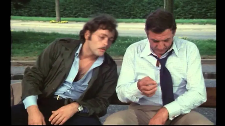Відео до фільму Adieu poulet — Adieu poulet (1975) - Pourquoi t'es rentré dans la police
