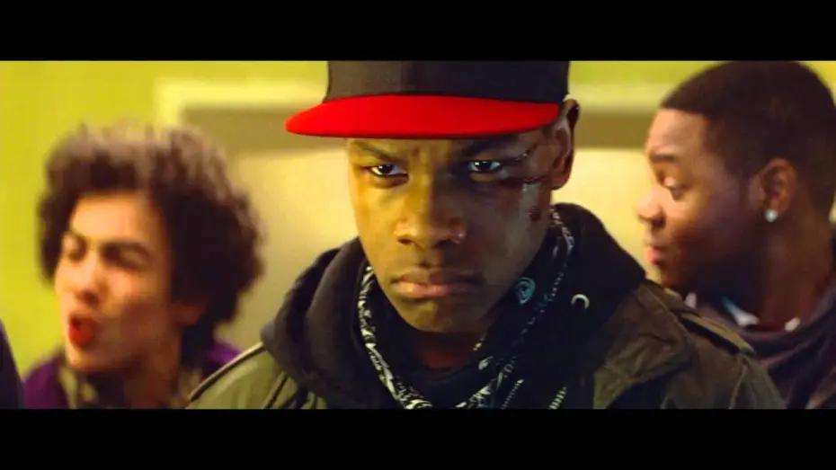 Відео до фільму Чужі на районі — Attack the Block - trailer español