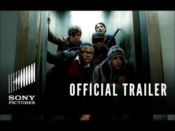 Відео до фільму Чужі на районі — Official Restricted US Trailer