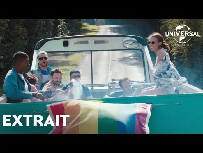 Відео до фільму Les Crevettes pailletées — Les Crevettes Pailletées - Extrait "Boys on roof" VF