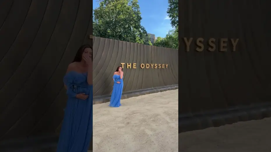 Відео до фільму Одіссея — Anne Hathaway graces the carpet at the World Premiere of The Odyssey.