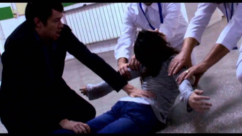 Відео до фільму Одержима — Devil Inside : extrait « Hospital » VF