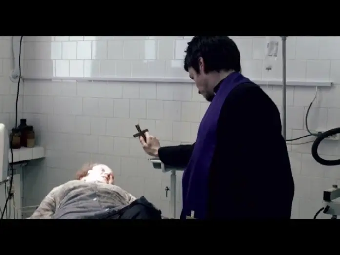 Відео до фільму Одержима — Devil Inside : extrait « Father Ben » VF