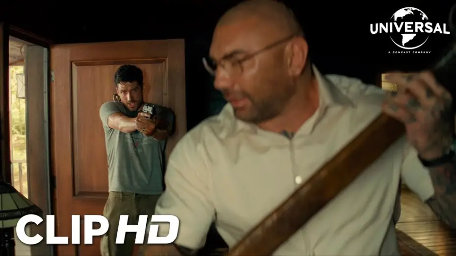 Відео до фільму Стукіт у двері — Clip - Andrew apunta a Leonard con una pistola