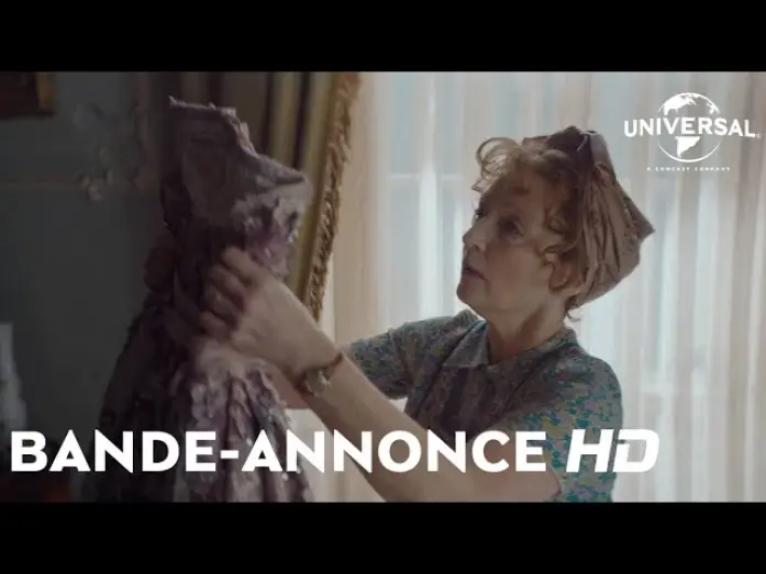 Відео до фільму Місіс Гарріс їде у Париж — Une Robe Pour Mrs Harris - Bande annonce VF [Au cinéma le 2 novembre]