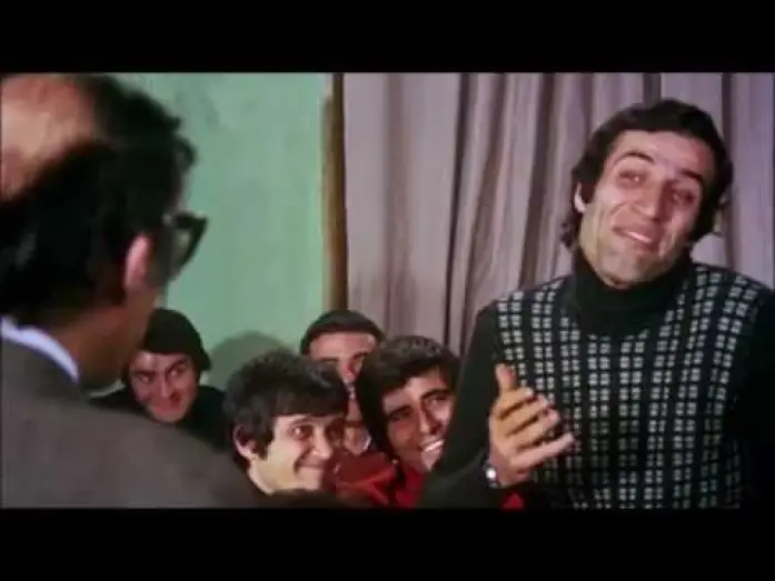 Відео до фільму Hababam Sınıfı | Hababam Sınıfı - Yeni M&uuml;d&uuml;r Yardımcısı Mahmut Hoca