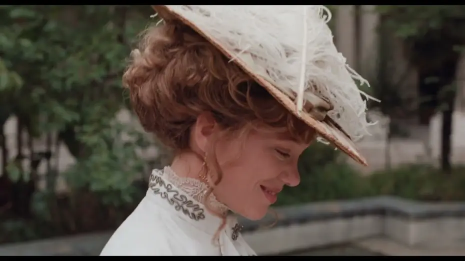 Відео до фільму Звір | The Beast (offizieller Trailer) - mit L&eacute;a Seydoux & George MacKay