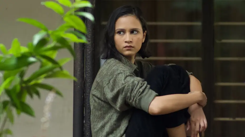 Відео до фільму Копіювальник — Lutesha pemeran film PENYALIN CAHAYA sebagai FARAH