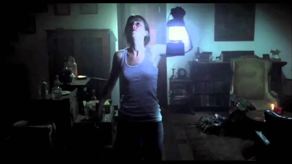 Відео до фільму Silent House — 'The Silent House (La Casa muda)' - Bande annonce VF HD