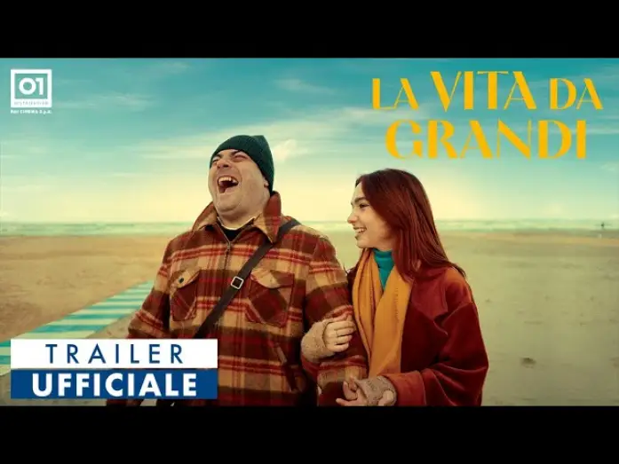 Відео до фільму La vita da grandi | LA VITA DA GRANDI di Greta Scarano (2025) - Trailer Ufficiale HD