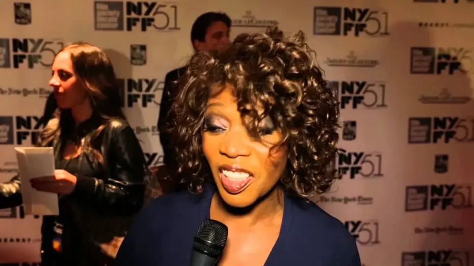 Відео до фільму 12 років рабства | NYFF51: Alfre Woodard | "12 Years A Slave" Red Carpet