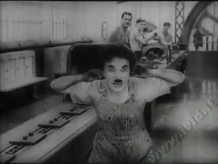 Відео до фільму Новітні часи | TEMPI MODERNI (1936) -  Trailer Italiano
