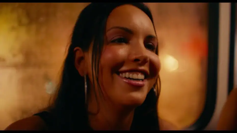 Відео до фільму Sonne und Beton — Soundtrack Video: Girls in the Bus