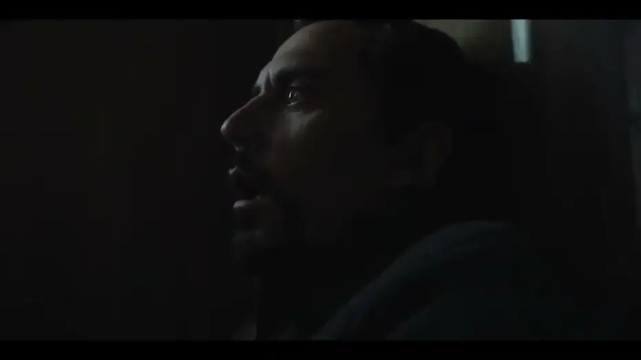 Відео до фільму Паразит — No mires a los ojos - Trailer