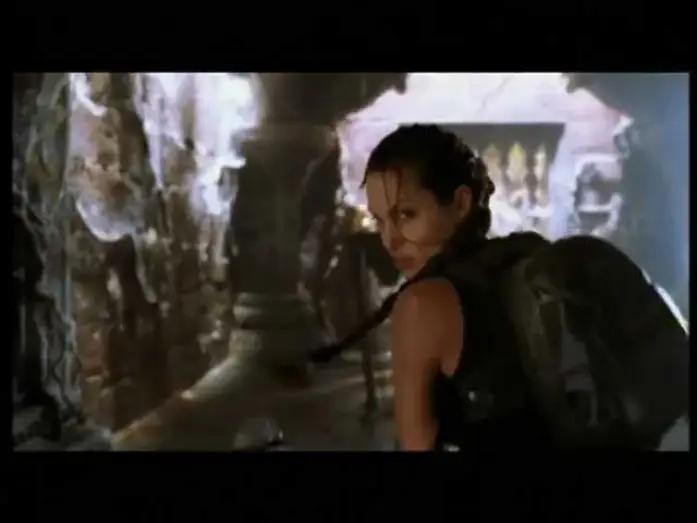 Відео до фільму Лара Крофт: Розкрадачка гробниць | tomb Raider trailer ita