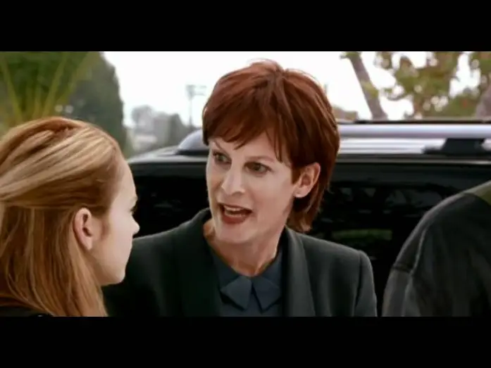 Відео до фільму Шалена п’ятниця — Freaky Friday Dans La Peau De Ma Mere (VF) - Bande Annonce