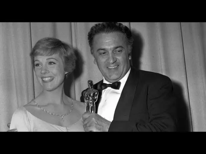Відео до фільму 8 з половиною — Federico Fellini accepting Best Foreign Language Film for "8 1/2": 1964 Oscars