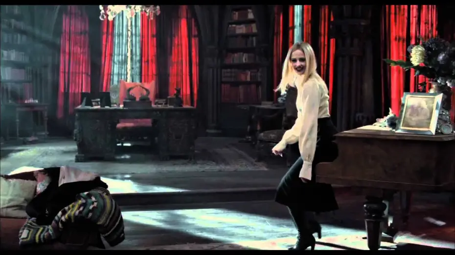 Відео до фільму Похмурі тіні | Dark Shadows - Trailer Italiano - Al cinema dall'11 maggio