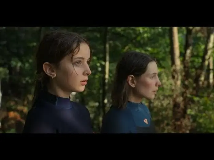 Відео до фільму Na druh&eacute; straně l&eacute;ta | The Other Side of Summer (Vojtěch Strakat&yacute;, 2025) HD TRAILER