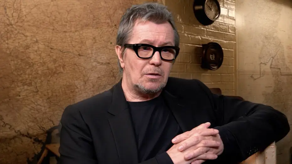Відео до фільму Темні часи | L'ORA PI&Ugrave; BUIA - Intervista a Gary Oldman - Parte 2
