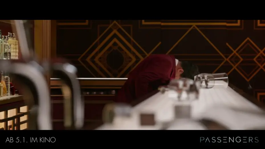Відео до фільму Пробудження — PASSENGERS - Clip "Bartender Bumper - Ab 5.1.2017 im Kino!
