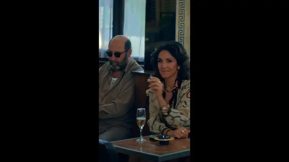 Відео до фільму Une Famille De Bâtards — Djilaly n'a jamais cessé d'aimer l'amour... #FlorenceForesti #KadMerad