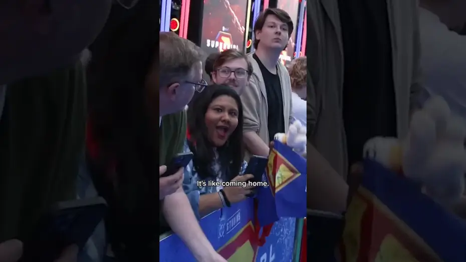 Відео до фільму Суперґьорл — London just got a little more super