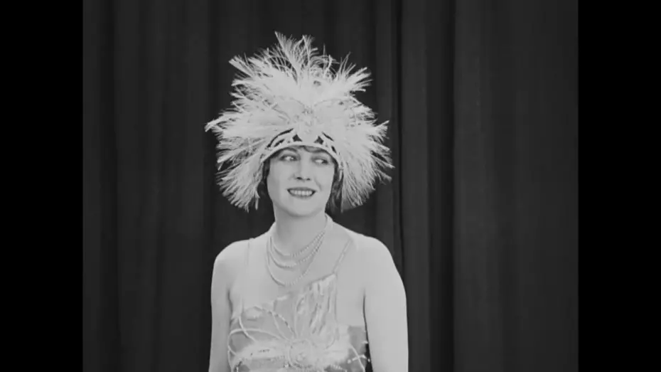 Відео до фільму Парижанка | A WOMAN OF PARIS Trailer